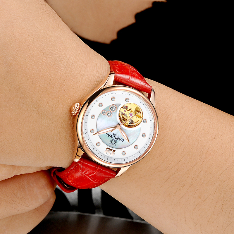 ساعة نسائية فاخرة من سويسرا كا - مراجعة Skeleton Mechanical Watch وسعره