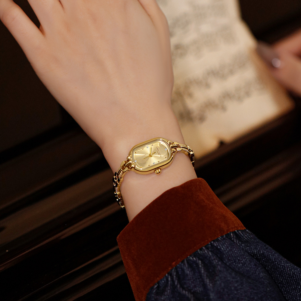 ساعة سوار خمر للنساء ، حركة يا - مراجعة Minimalist Thin Watch وسعره
