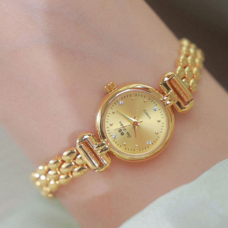 ساعة نسائية فاخرة من الفضة بال - مراجعة Minimalist Thin Watch وسعره
