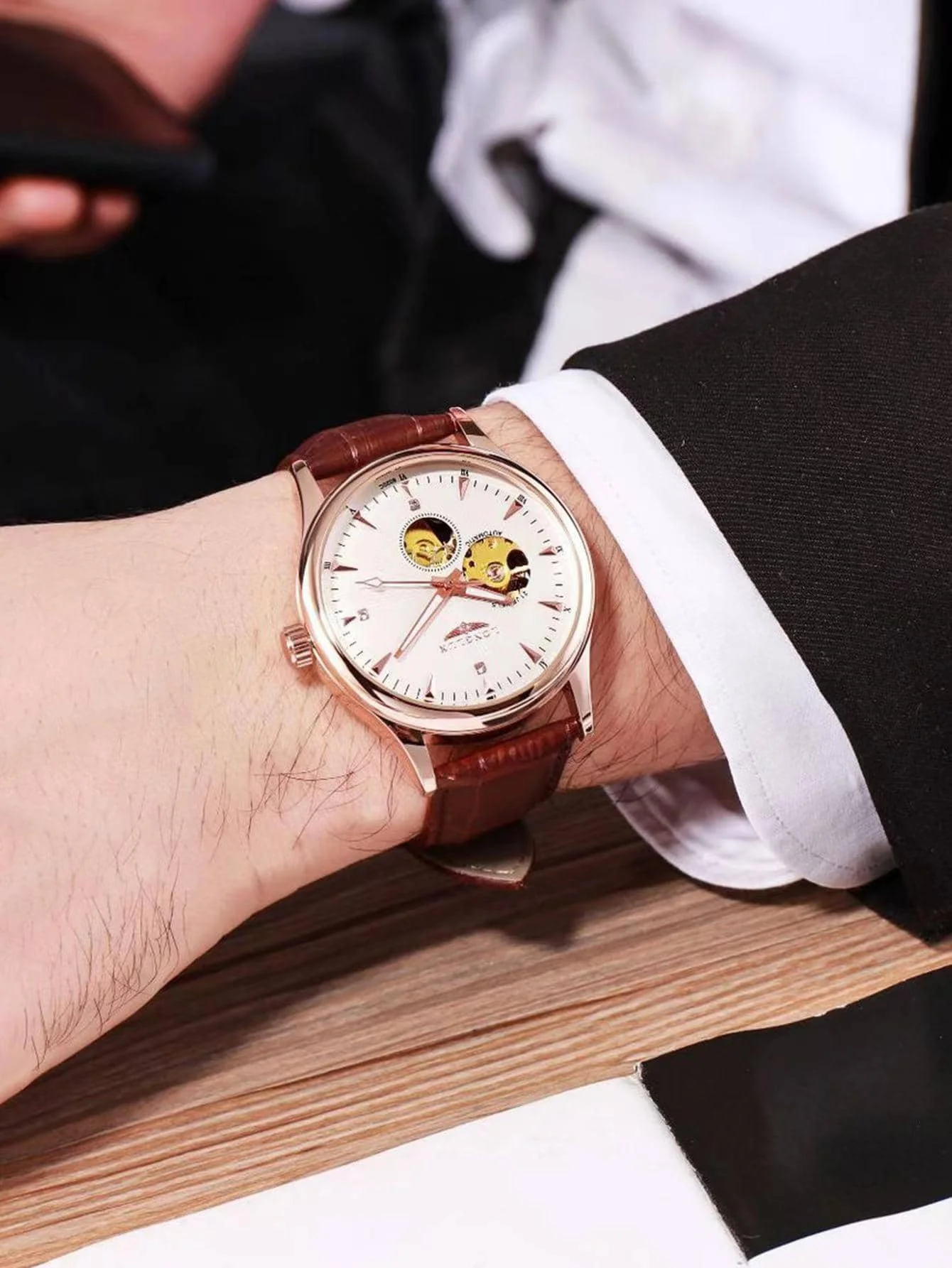 ساعة يد أوتوماتيكية أنيقة من L - مراجعة Seiko Watch 5 Sports وسعره